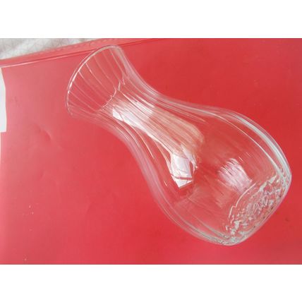 VASE CLEAR SHAPED VASE (31.01)