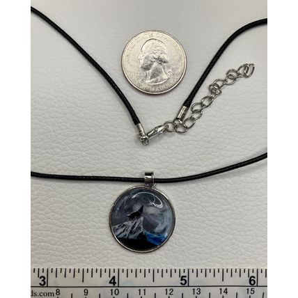 Wolf Pendant Necklace Symbolizing Strength & Elegance Masculine #919