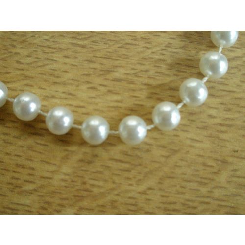 Pretty Faux Pearl Bead Necklace