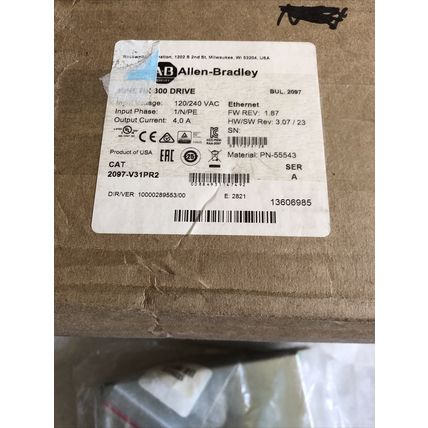 New ALLEN BRADLEY 2097-V31PR2 allen bradley 2097-V31PR2 Ser A,BL