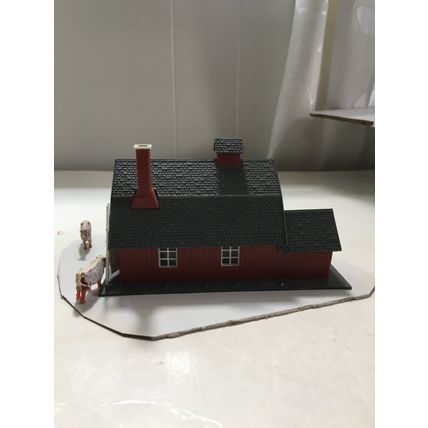 HO Scale Model Power Horse Stable (built) 4385