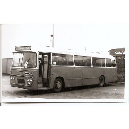 Black & White Photograph of Yorkshire Traction Co. Ltd. - RHE 226G