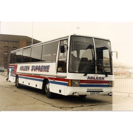 Colour Photograph of Arleen Coach Hire Ltd of Bath - A325 HFP ex Park's Hamilton