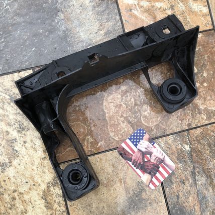 Volvo 3528121 Air Filter Box Brace Holder Bracket 850 R S70 V70 XC C70 9492795