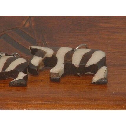 New Women’s Black & White Bone Zebra Shape Earrings