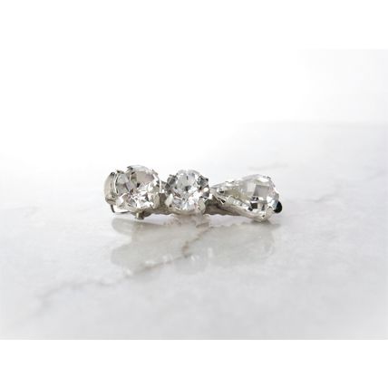 Small crystal alligator hair clip for fine thin hair