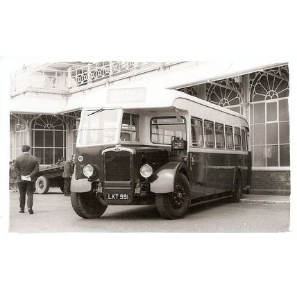 Black & White Photograph of Maidstone & District Motor Services Ltd. - LKT 991