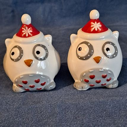 3 Christmas Nauvoo House OWL BOWLS & SALT PEPPER Shaker Set Cereal Dishes Cerami