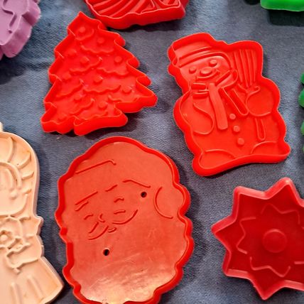 Vintage LOT 17 COOKIE CUTTERS Plastic Halloween Christmas Thanksgiving Train