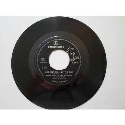7" 1967. SIMON DUPREE & THE BIG SOUND, KITES .PARLOPHONE,R5646. VERY GOOD PLUS