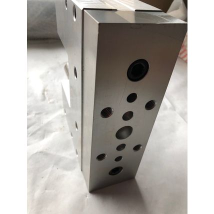 new PHD SKD76 X 50-H1,PNEUMATIC METRIC SLIDE CYLINDER GUIDE,05671356-01 SLD,HC