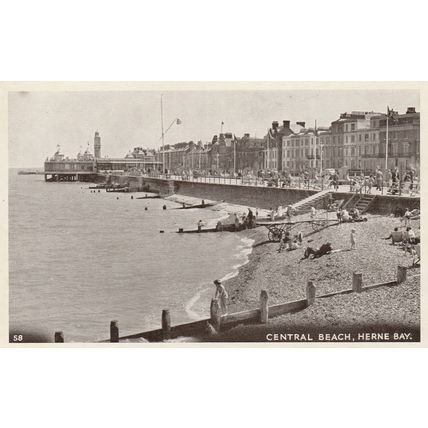 Central Beach Herne Bay Kent Postcard (Ken77977)