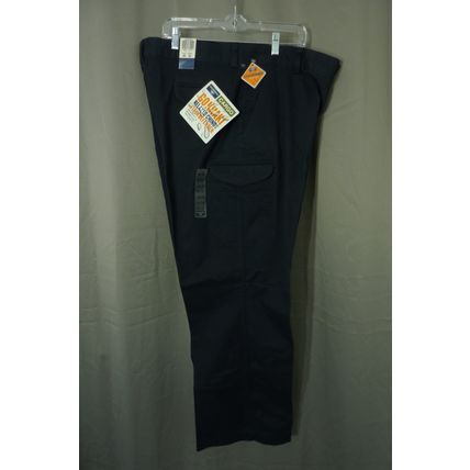 NWT Dockers Relaxed Fit Cargo, Straight Leg, Stain Defender 40 x 32 BLUE