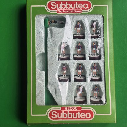 Subbuteo lw team ref Number 667 WEST HAM UNITED COMPLETE SET Correct Box
