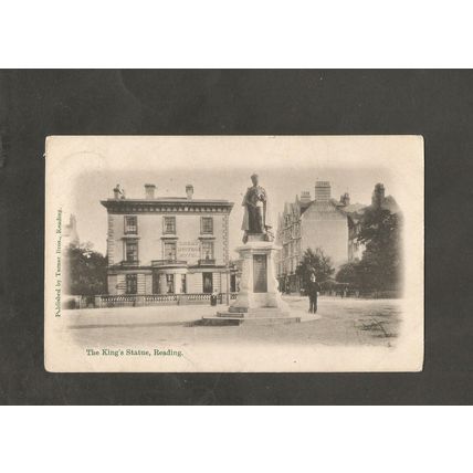 Postcard Berkshire Reading The Great Western Hotel and Kings Statue