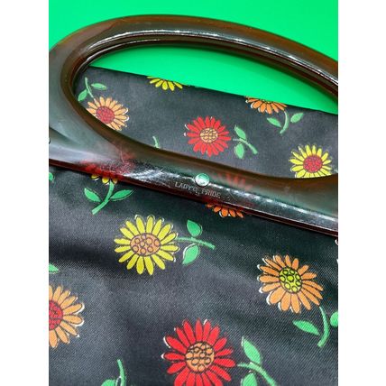 A Very Cool Rare Vintage Lady’s Pride Floral Print Hippy Style Snap Handbag