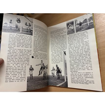 c1950s "FOOTBALL PARADE" STANLEY MATTHEWS FOOTBALL SOCCER ANNUAL HB BOOK (P4)