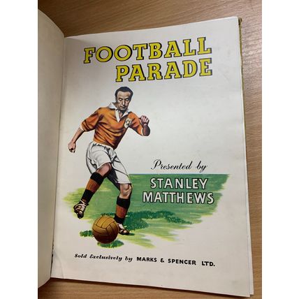 c1950s "FOOTBALL PARADE" STANLEY MATTHEWS FOOTBALL SOCCER ANNUAL HB BOOK (P4)