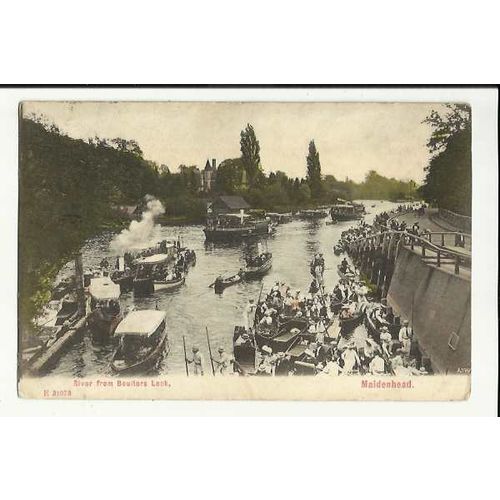 Berkshire MAIDENHEAD River, Pleasure Craft & Steamers Postcard by Stengel E31073
