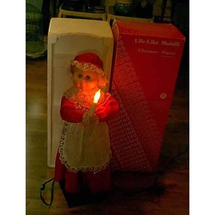 VINTAGE 26" H 2 FEET LIFE-LIKE MOTION ANIMATED CHRISTMAS GRANDMA DISPLAY