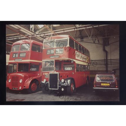 tm8656 - Manchester Buses Nos.21 & 3520 - Regs.116 JTG & TNA 520 - photo 6x4