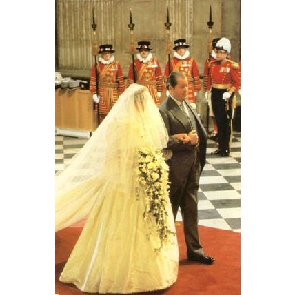 Princess Diana Enters St Pauls With Her Father Royal Wedding Postcard