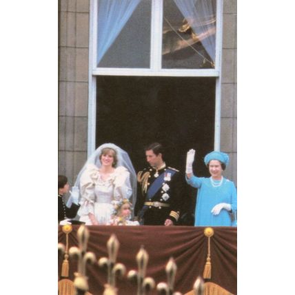 Princess Diana On Buckingham Palace Balcony Wedding Postcard