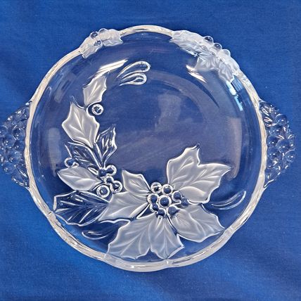 Mikasa CHRISTMAS BLOOM Glass SWEET DISH Plate Frosted Poinsettia Candy Nut Bowl