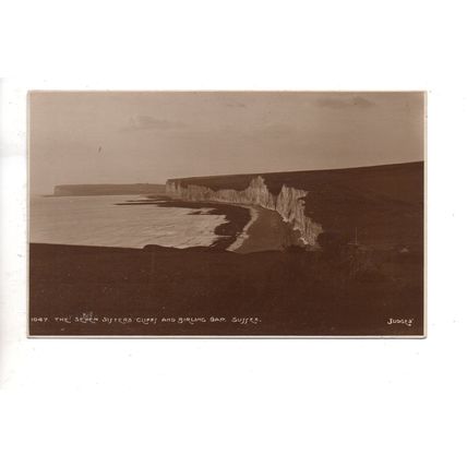 REAL PHOTOGRAPHIC POSTCARD OF SEVEN SISTERS & BIRLING GAP SUSSEX (3884)