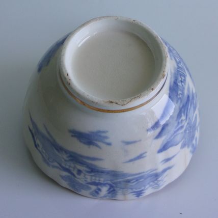Miles Mason Broseley Willow Tea Bowl Greek Key Gilding c.1805.