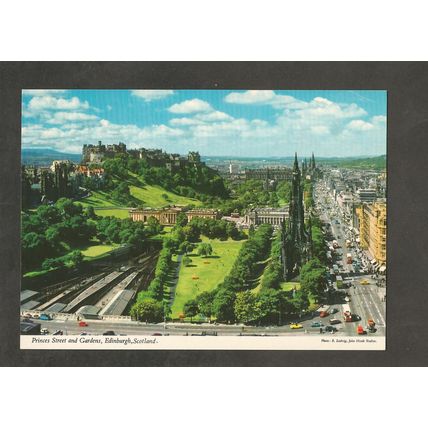 Postcard Scotland Edinburgh John Hinde 2SC2 Princes street and Gardens