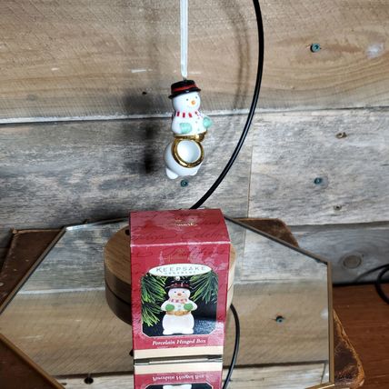 1997 Hallmark Keepsake Ornament - Snowman Porcelain Hinged Box.