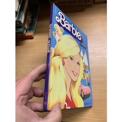 1983 "BARBIE ANNUAL" ILLUSTRATED VINTAGE ANNUAL HARDBACK BOOK (P4)
