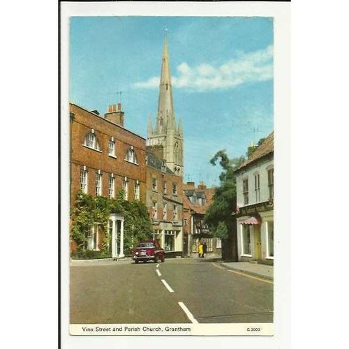 Lincolnshire GRANTHAM Vine Street Postcard by Dennis (G.3003)