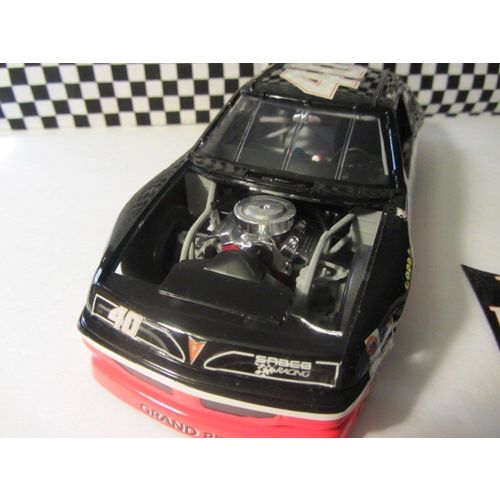 Kenny Wallace #40 Dirt Devil Pontiac Grand Prix