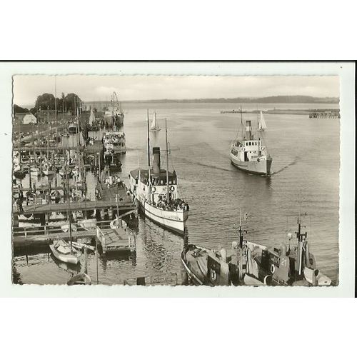 Germany TRAVEMUNDE Harbour Postcard by Schoning (Tra 130)