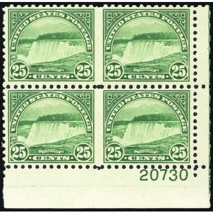 699, Mint NH 25¢ Plate Block of Four Stamps CV $60 * Stuart Katz