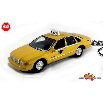 RARE KEYCHAIN TAXI CAB YELLOW CHEVY CAPRICE NEW YORK SOUVENIR GREAT GIFT