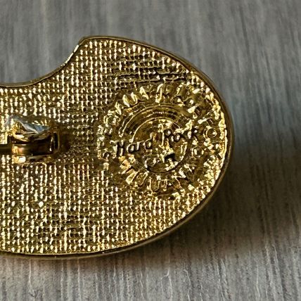 TIJUANA MEXICO GREEN & WHITE SPECIALLY MADE GUITAR Pin Hard Rock Cafe badge VGC