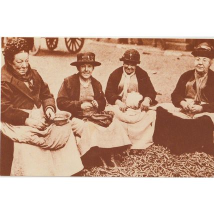 Postcard Covent Garden Market 1900 Mary Queen of Pea Shellers London - Nostalgia