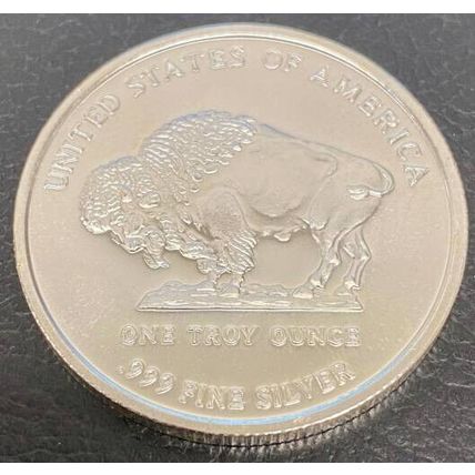 2013 Indian Chief Indian & Buffalo Art Round 1 Troy oz .999 Fine Silver Coin