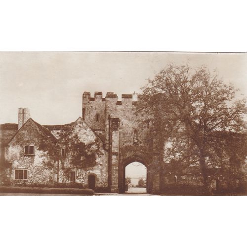 Amberley Castle Sussex Postcard (SX76704)