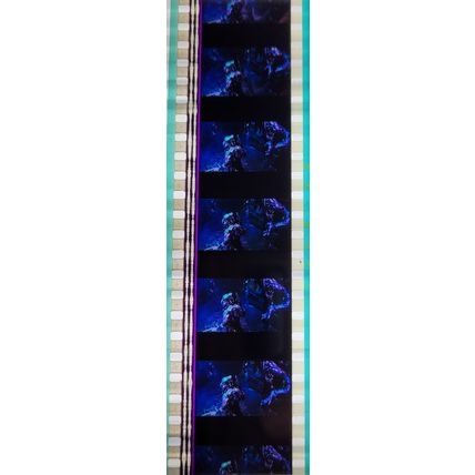 Pk GEB - B - MIX - b 030D. 1 STRIP OF 5 - 35MM FILM CELLS. ( AVP )