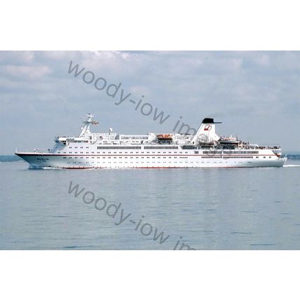 SQ1684 - German Liner - Berlin , built 1980 - photograph 6x4