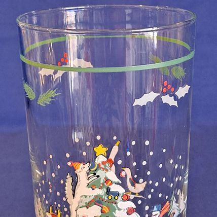 Lot 4 International COUNTRY CHRISTMAS Glass TUMBLERS 10 oz Juice Farm 5 1/2"