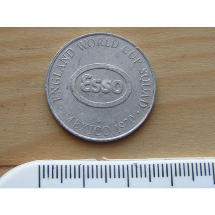 Esso Mexico 1970 Emlyn Hughes Token (e519)