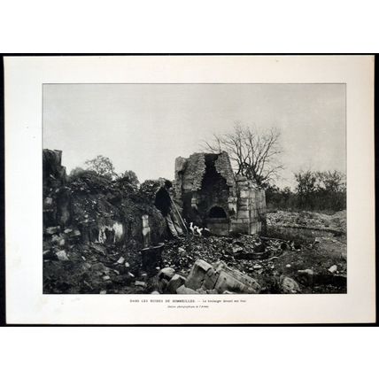 IN THE RUINS OF SOMMEILLES. BAKER IN FRONT OF HIS OVEN 1915 FRANCE WORLD WAR I