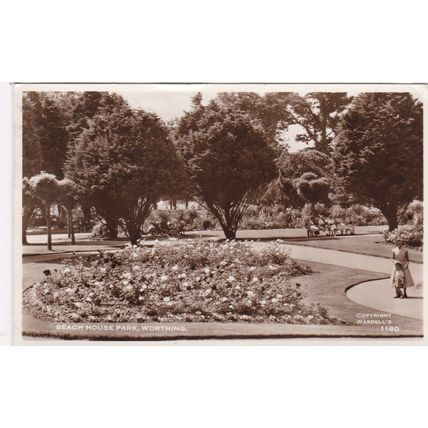B979 WORTHING - BEACH HOUSE PARK. RP POSTCARD