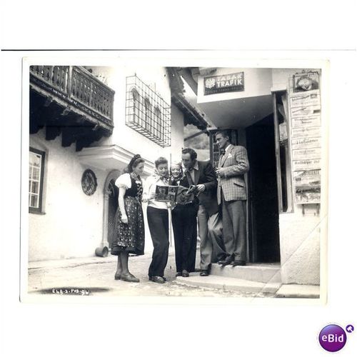 DENNIS PRICE & PATRICIA DAINTON "The Dancing Years" Press Still (E.49.2.PVB.96))