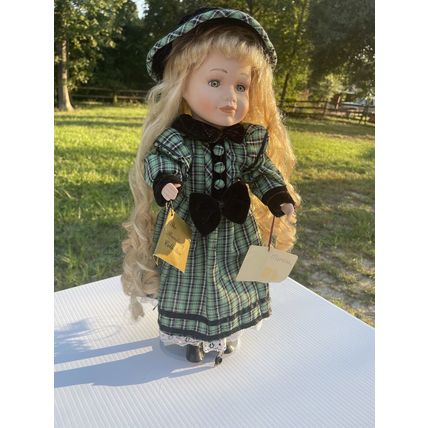 Porcelain Doll 'The Broadway Collection' Collectible Victorian Doll Martha VTG